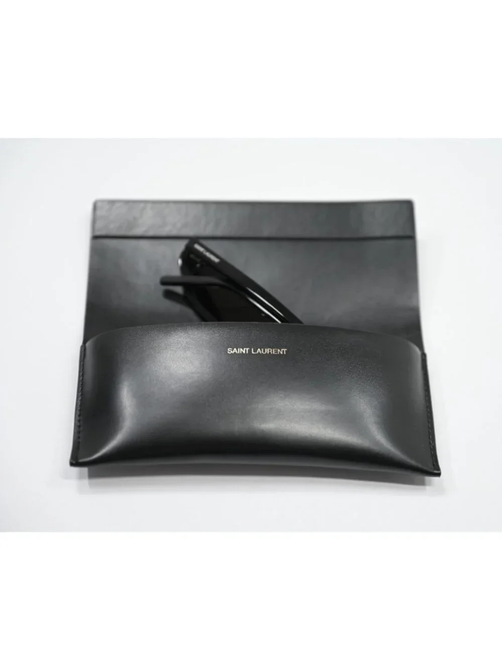 Saint Laurent SL-557 Shade 001 Sunglasses in Black - Picture 7 of 7